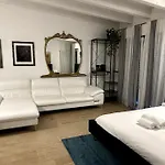 Lodi Suite